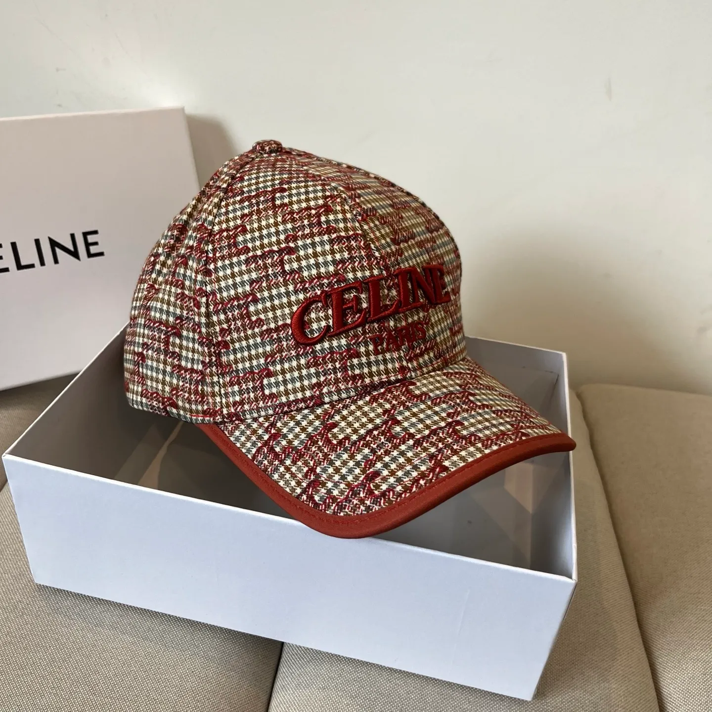 P56 [CELINE Celine] New classic casual and trendy baseball cap🧢Japanese and Korean style, looks great with any combination! A must-have when traveling