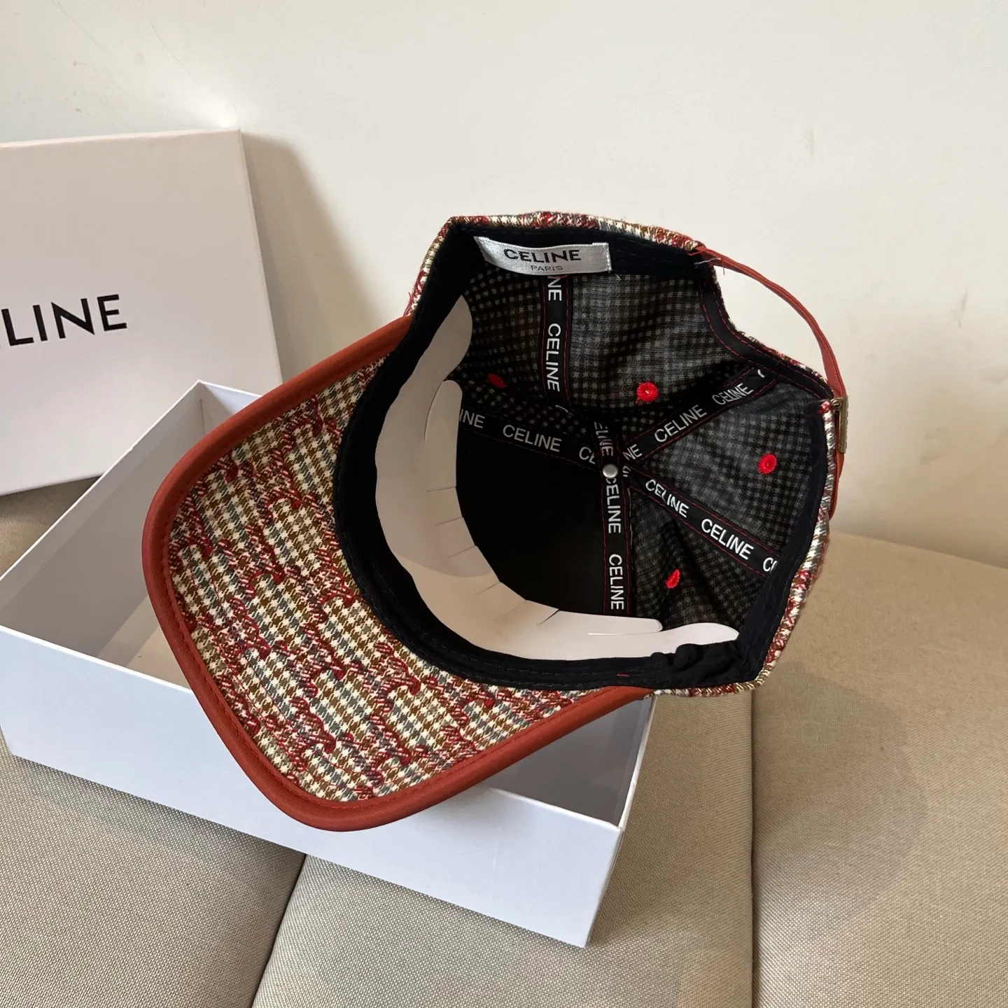 P56 [CELINE Celine] New classic casual and trendy baseball cap🧢Japanese and Korean style, looks great with any combination! A must-have when traveling