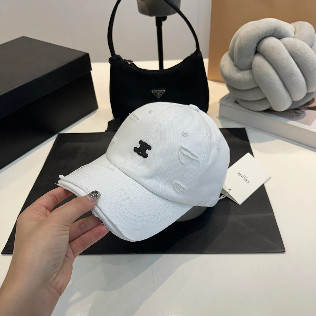 P60 CELINE 2024 spring and summer denim baseball cap 🧢, a must-have and easy to match when going out, get it now!