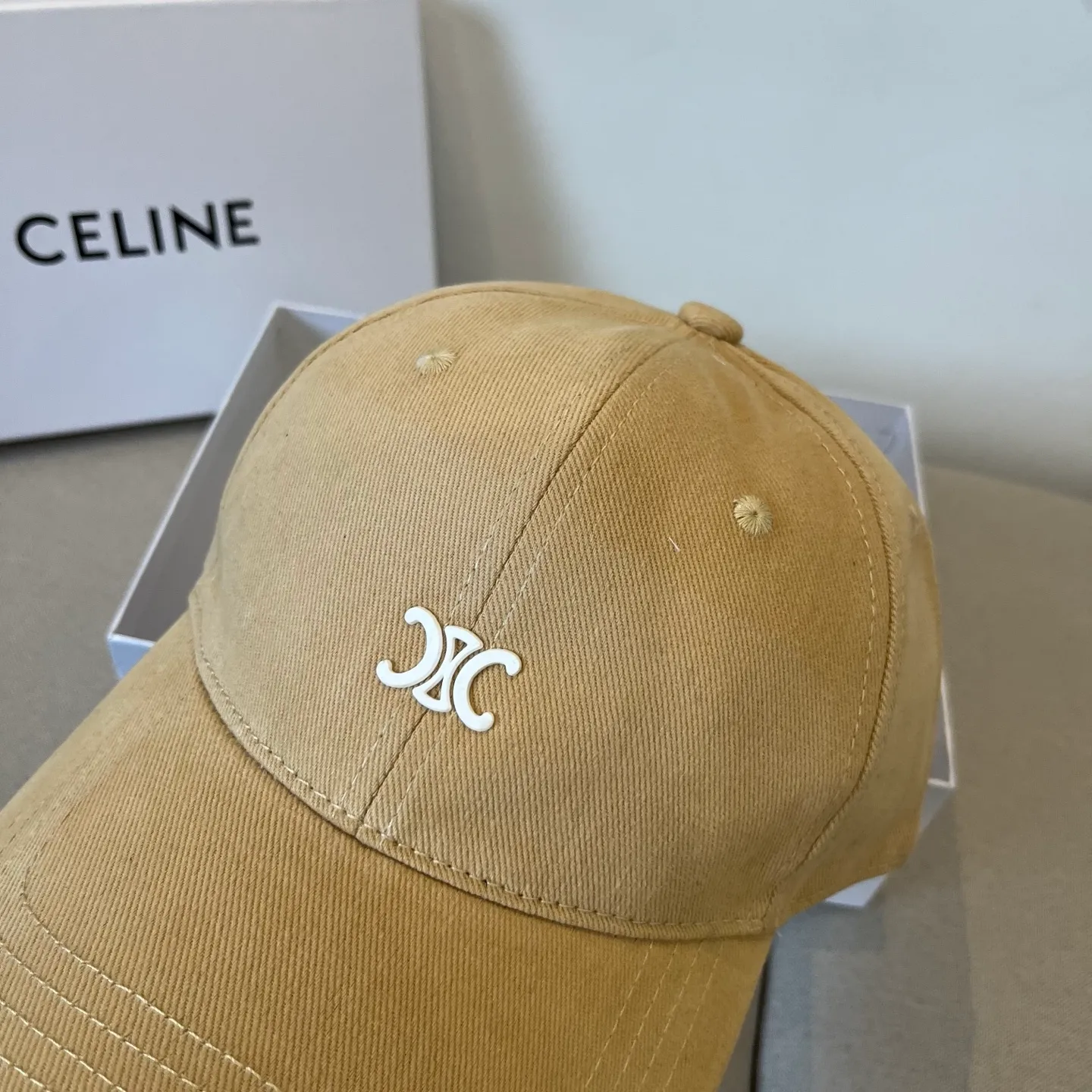 P60 [CELINE Celine] New classic casual and trendy baseball cap🧢Japanese and Korean style, looks great with any combination! A must-have when traveling