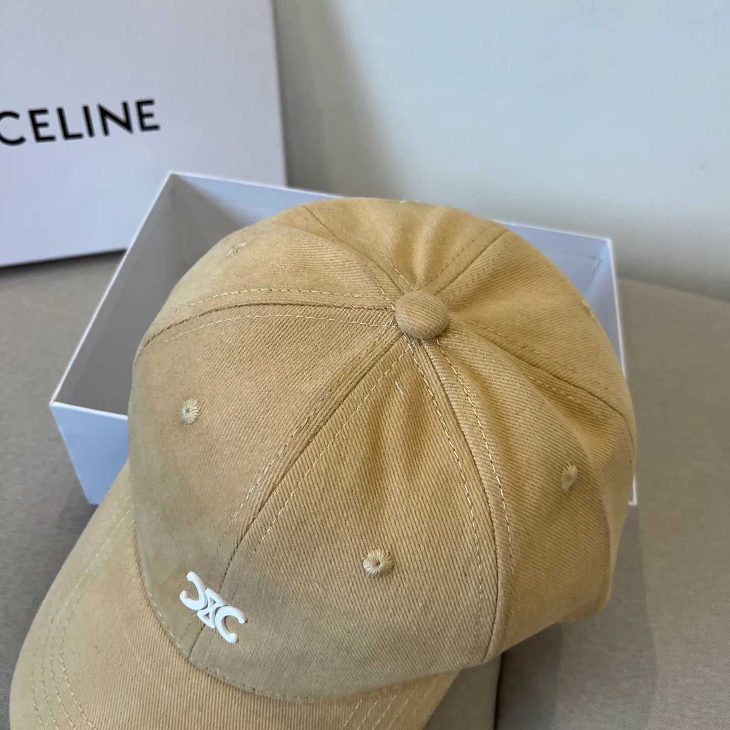 P60 [CELINE Celine] New classic casual and trendy baseball cap🧢Japanese and Korean style, looks great with any combination! A must-have when traveling