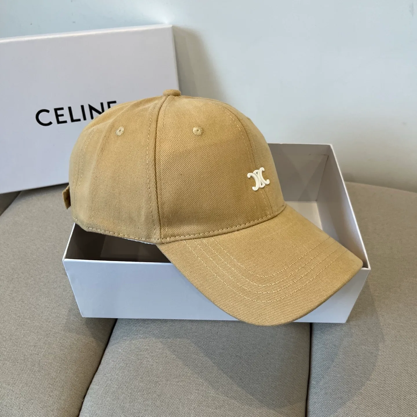 P60 [CELINE Celine] New classic casual and trendy baseball cap🧢Japanese and Korean style, looks great with any combination! A must-have when traveling