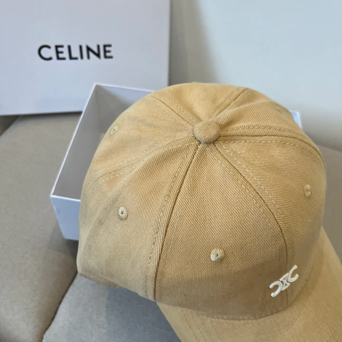 P60 [CELINE Celine] New classic casual and trendy baseball cap🧢Japanese and Korean style, looks great with any combination! A must-have when traveling