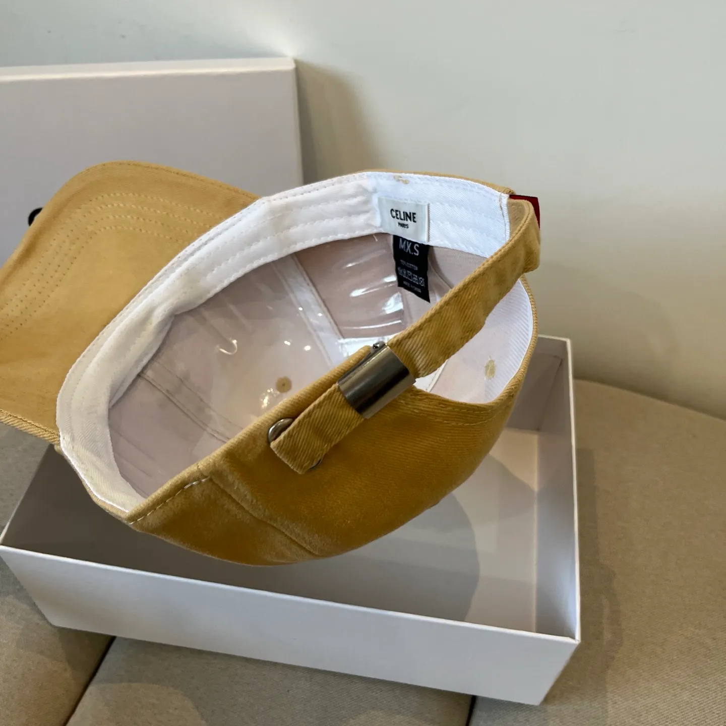 P60 [CELINE Celine] New classic casual and trendy baseball cap🧢Japanese and Korean style, looks great with any combination! A must-have when traveling