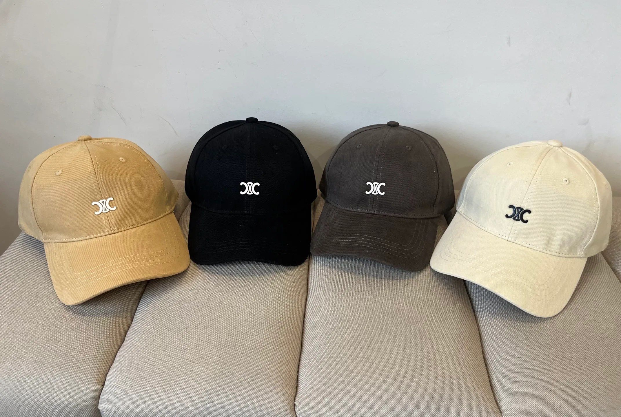 P60 [CELINE Celine] New classic casual and trendy baseball cap🧢Japanese and Korean style, looks great with any combination! A must-have when traveling
