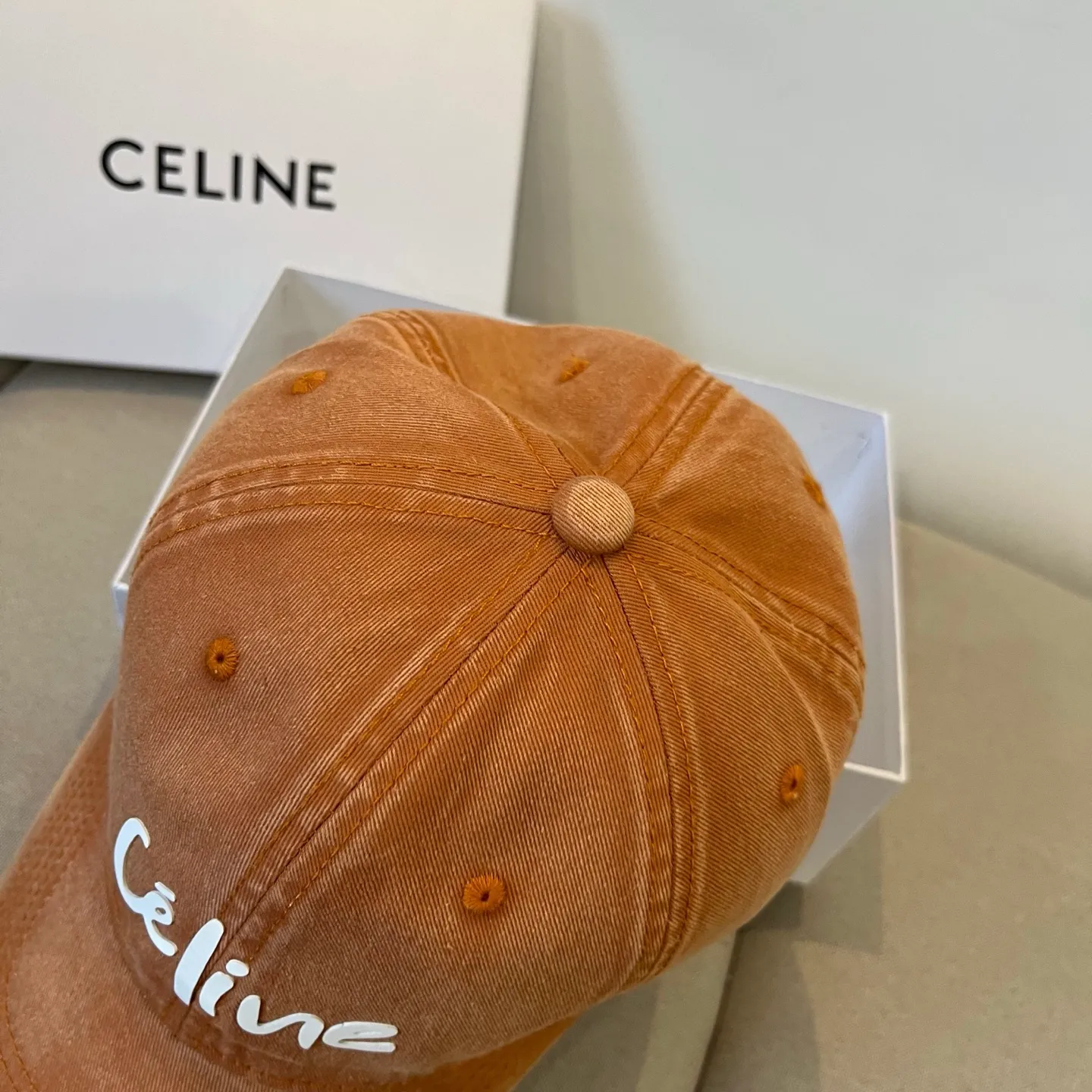 P60 [CELINE Celine] New classic casual and trendy baseball cap🧢Japanese and Korean style, looks great with any combination! A must-have when traveling