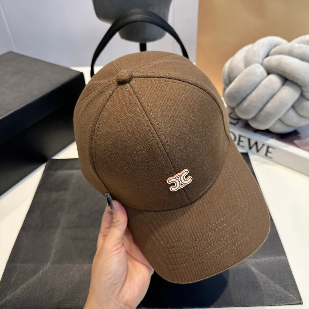 P60 CELINE new autumn and winter classic casual and trendy baseball cap🧢Japanese and Korean style, looks great with any combination! A must-have when traveling