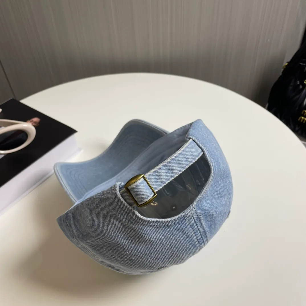 P60💛 Comes with dust bag [CELINE Celine] new denim baseball cap🧢, a must-have and easy to match when going out, hurry up and get it!