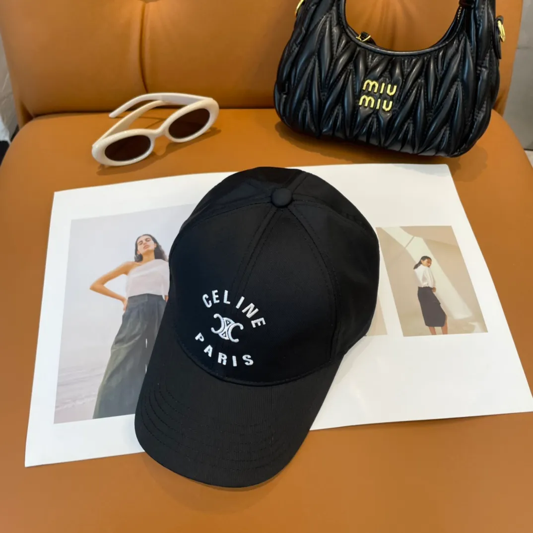 P86 popular CELINE (Celine) official website purchase version. Original 1:1 customized! The latest baseball cap with the same style as the simple letter star, fashionable and high-end workmanship! Every hat is made with care! Extraordinary quality, suitable for both men and women.    Céline's hat has a simple design, high-end color matching, delicate texture, and clean style. It is an iconic item. The letter C is the official icon of CELINE. It is deeply rooted in the brand's historical heritage, and at the same time it exudes modern elegance and a new trend of retro modernity. Simple baseball cap decorated with C logo. Self-attitude, no need to elaborate.