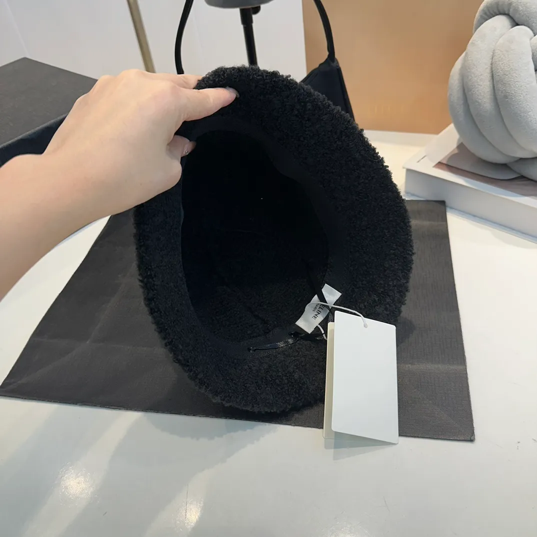 P60 CELINE Celine 2024 new color-blocked plush big-name sunshade fisherman hat 🌈 Versatile and casual ~ simple and elegant