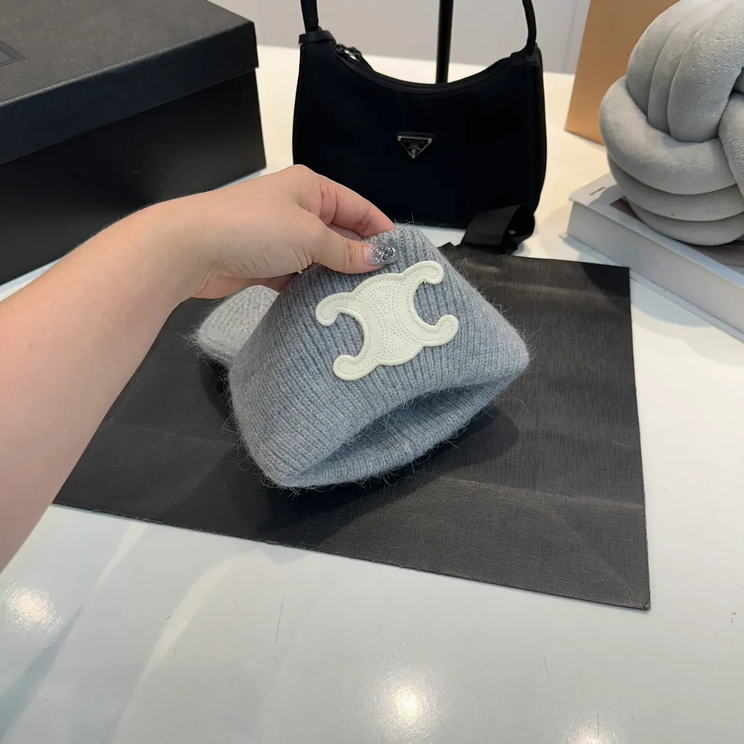 P60 CELINE 2024 autumn and winter new rabbit fur beanie, Korean style design ~ a must-have for autumn and winter wear