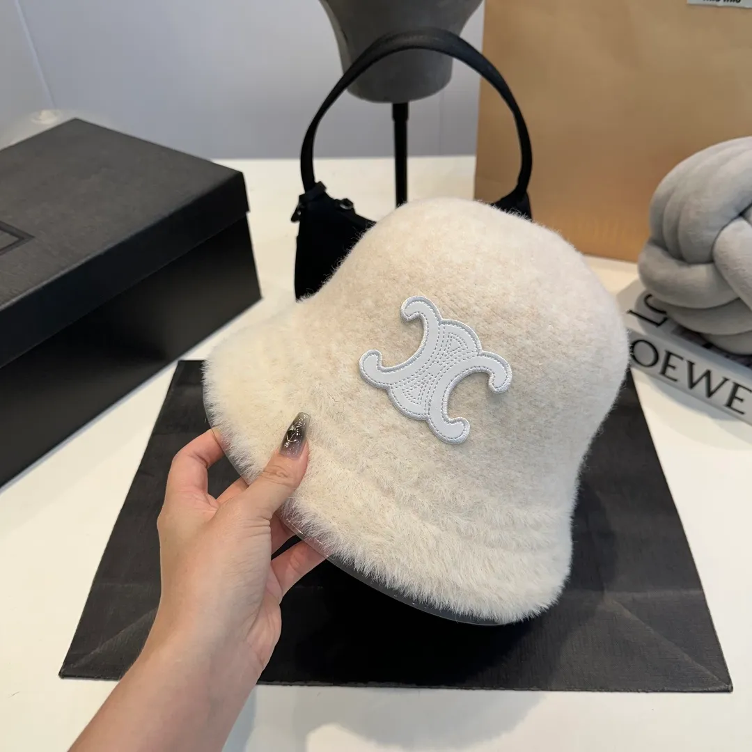 P60 Celine Celine* customized version of Arc de Triomphe lamb wool basin hat women's bucket hat 2025 hot new style autumn and winter hat fisherman hat winter style