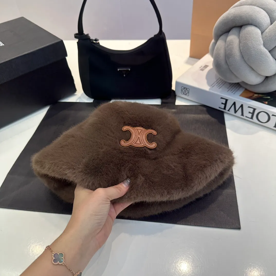 P70 Celine Celine* customized version of Arc de Triomphe mink hat women's bucket hat 2023 hot new style autumn and winter hat fisherman hat winter style