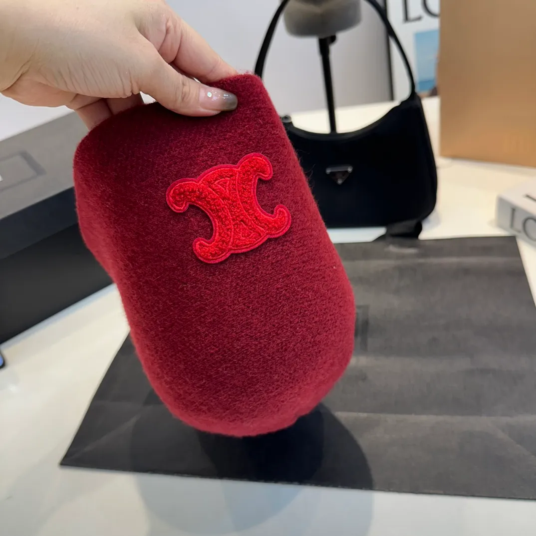 P60 Celine wool bucket hat, knitted clutch hat, head circumference 57cm