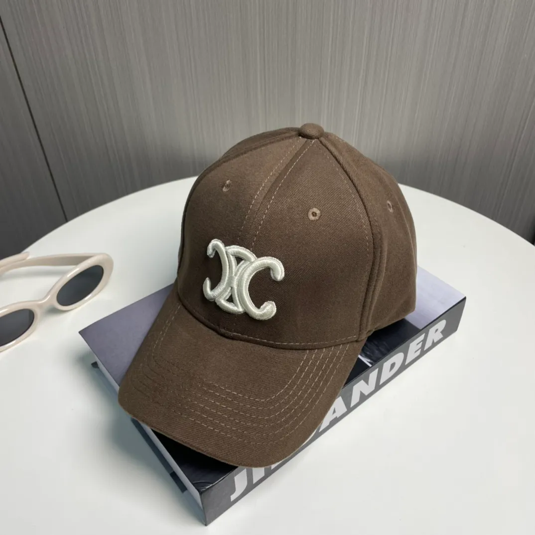 P56 💛 Comes with dust bag [CELINE Celine] new simple baseball cap, new shipment, big brand style is super easy to match, hurry up and get it!