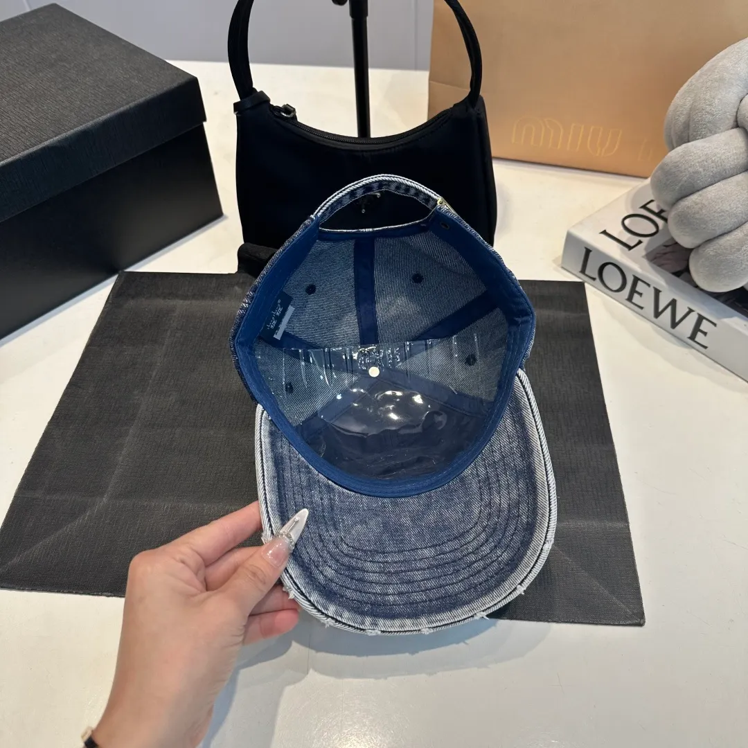 P56 CELINE washed ripped denim baseball cap 🎩 Original quality, very popular 🔥 Very exquisite craftsmanship [Love] High-end and classy, ​​low-key luxury, easy to carry
