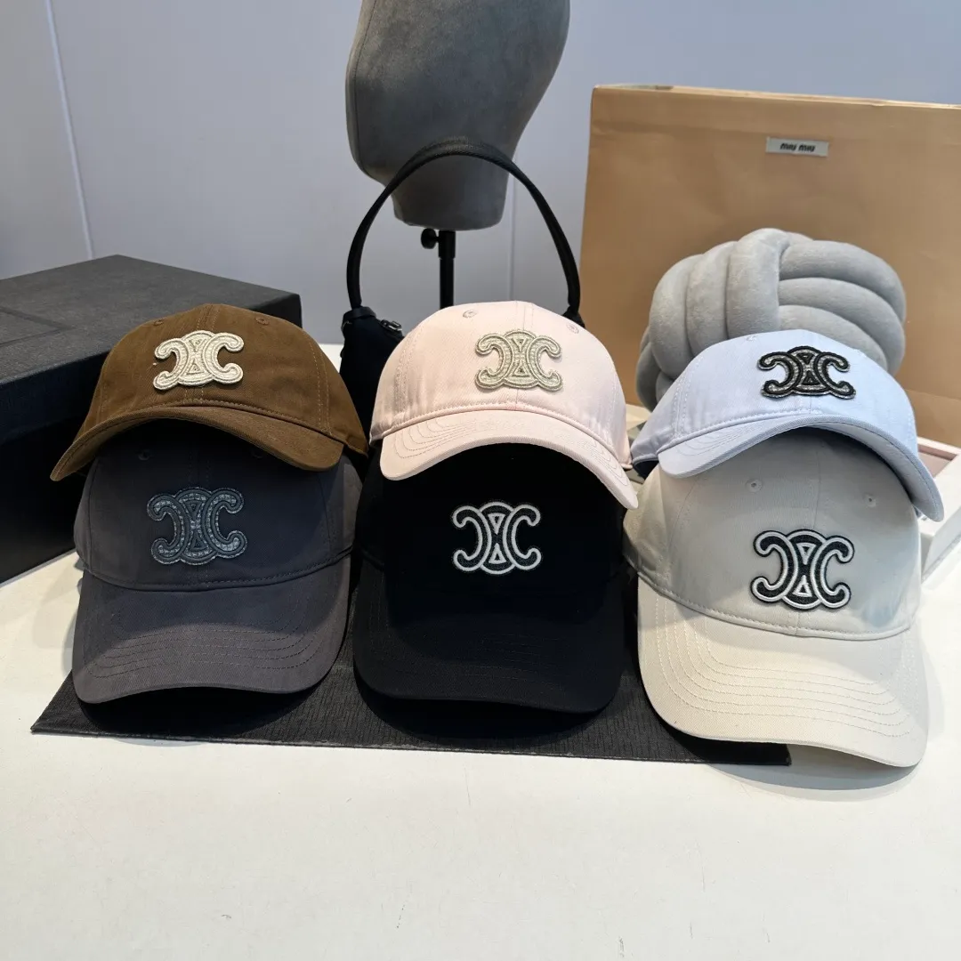 P60 CELINE Celine's new classic casual and trendy style, simple baseball cap🧢Japanese and Korean style, looks great with any combination! A must-have when traveling