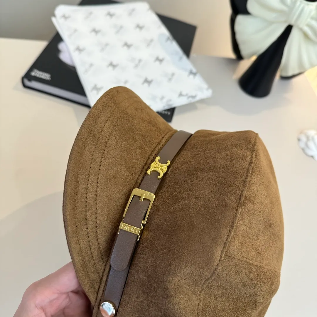 🉐160¥ Celine new peaked military cap, head circumference 57cm