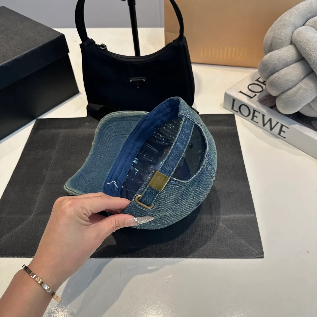 P56 CELINE washed ripped denim baseball cap 🎩 Original quality, very popular 🔥 Very exquisite craftsmanship [Love] High-end and classy, ​​low-key luxury, easy to carry