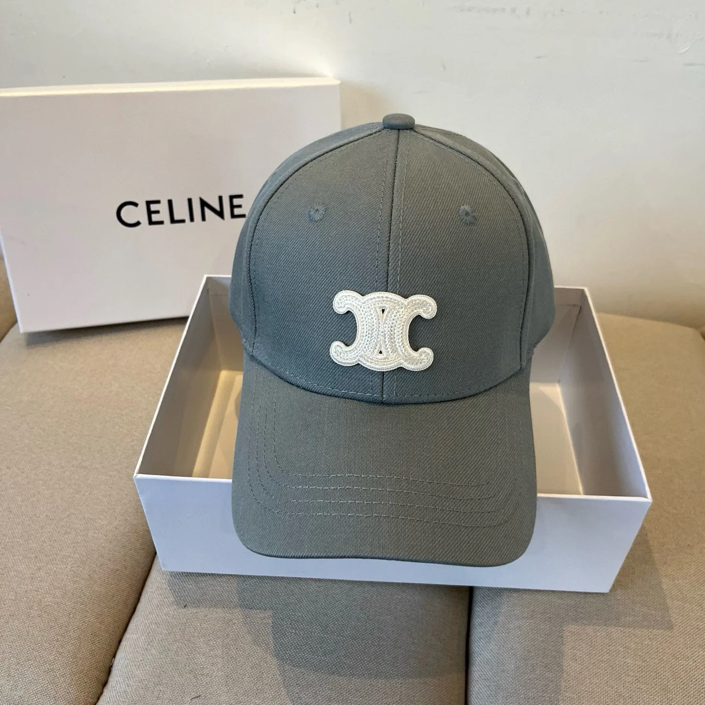 P60 [CELINE Celine] New classic casual and trendy baseball cap🧢Japanese and Korean style, looks great with any combination! A must-have when traveling
