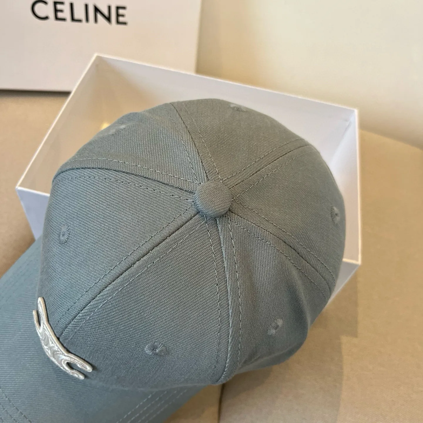 P60 [CELINE Celine] New classic casual and trendy baseball cap🧢Japanese and Korean style, looks great with any combination! A must-have when traveling