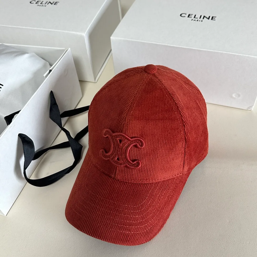 P70 Celine's new men's and women's velvet baseball cap. A super versatile style, the same style as the stars. The corduroy texture is very good, not thick and not hot to wear. Head circumference: about 57cm