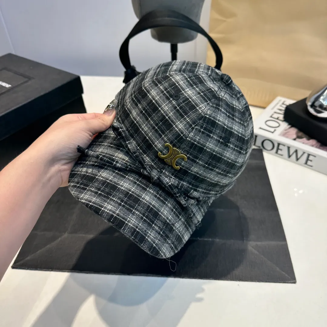 P70 CELINE new Arc de Triomphe plaid bow hardware baseball cap