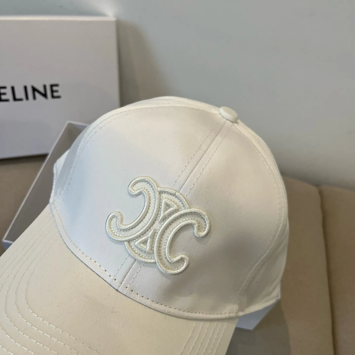 P70 [CELINE Celine] New classic casual and trendy baseball cap🧢Japanese and Korean style, looks great with any combination! A must-have when traveling