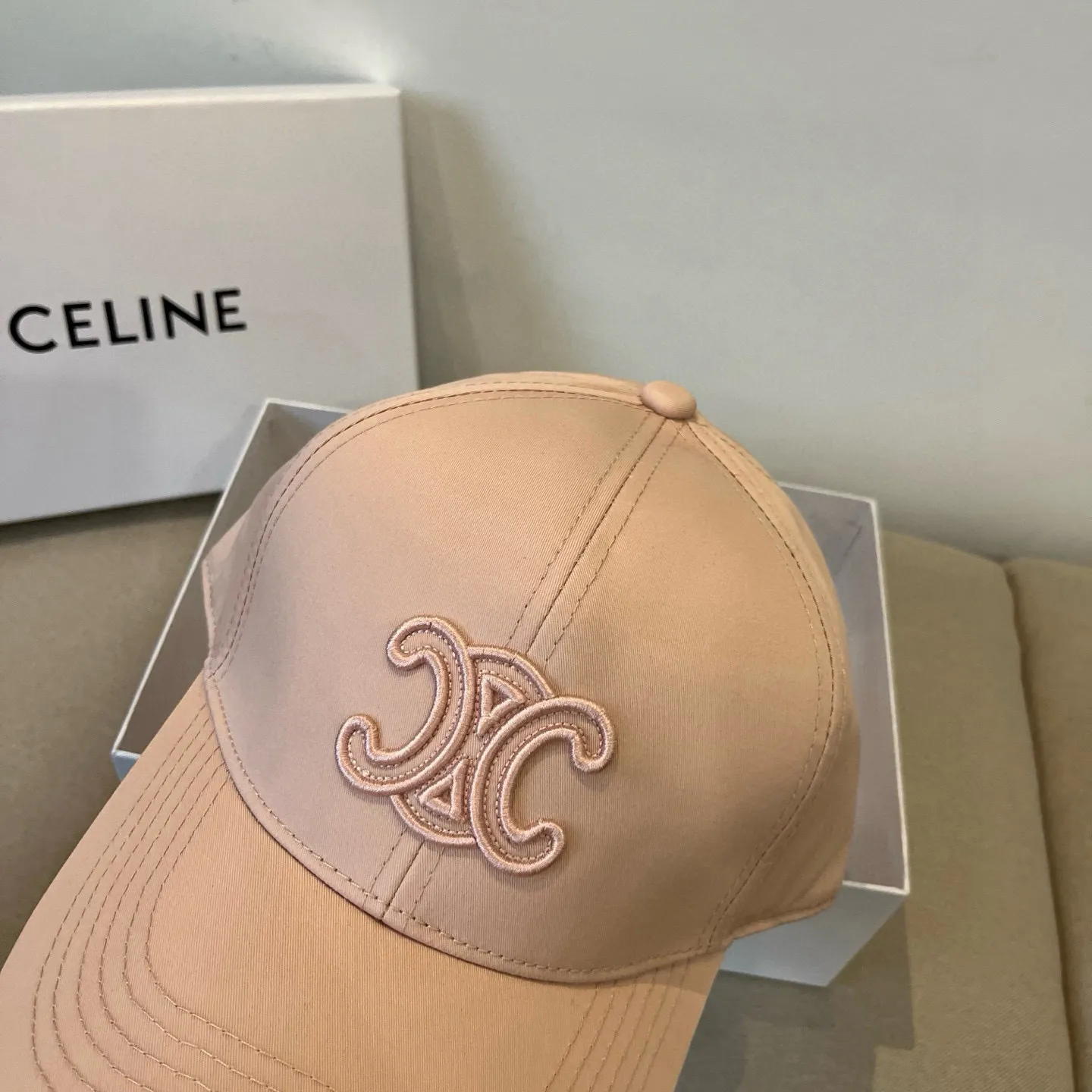 P60 [CELINE Celine] New classic casual and trendy baseball cap🧢Japanese and Korean style, looks great with any combination! A must-have when traveling