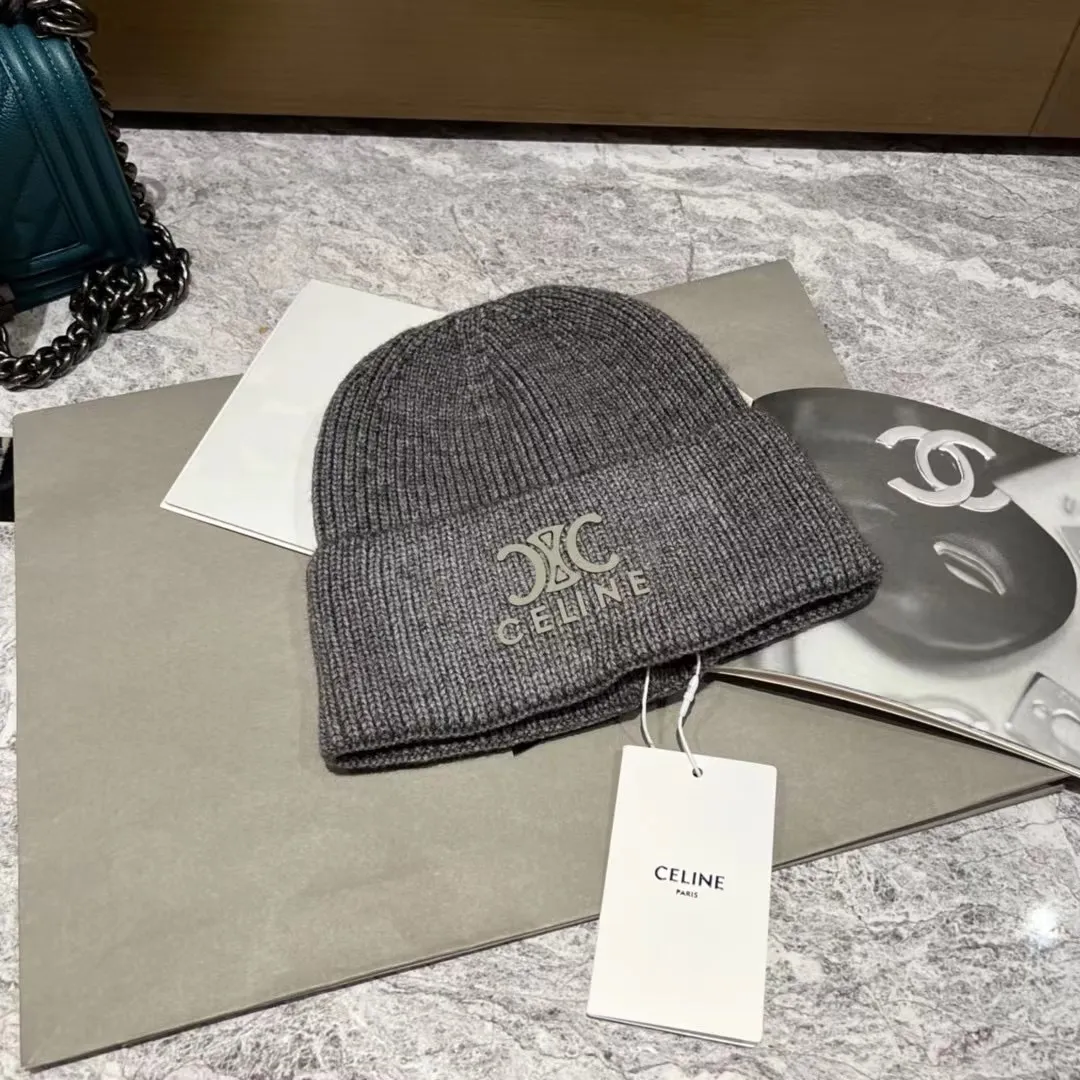 CELINE cashmere knitted hat