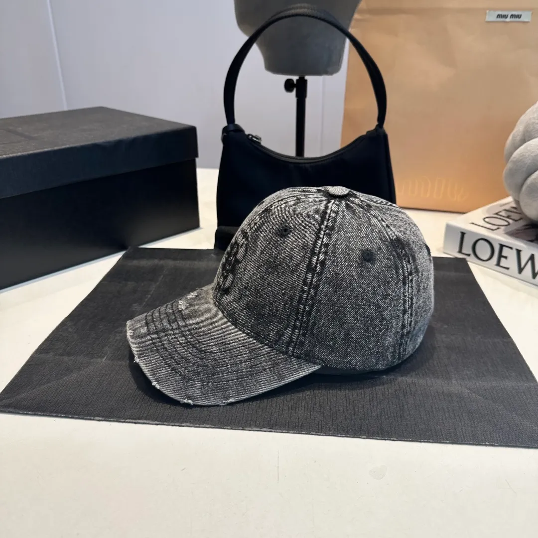 P56 CELINE washed ripped denim baseball cap 🎩 Original quality, very popular 🔥 Very exquisite craftsmanship [Love] High-end and classy, ​​low-key luxury, easy to carry