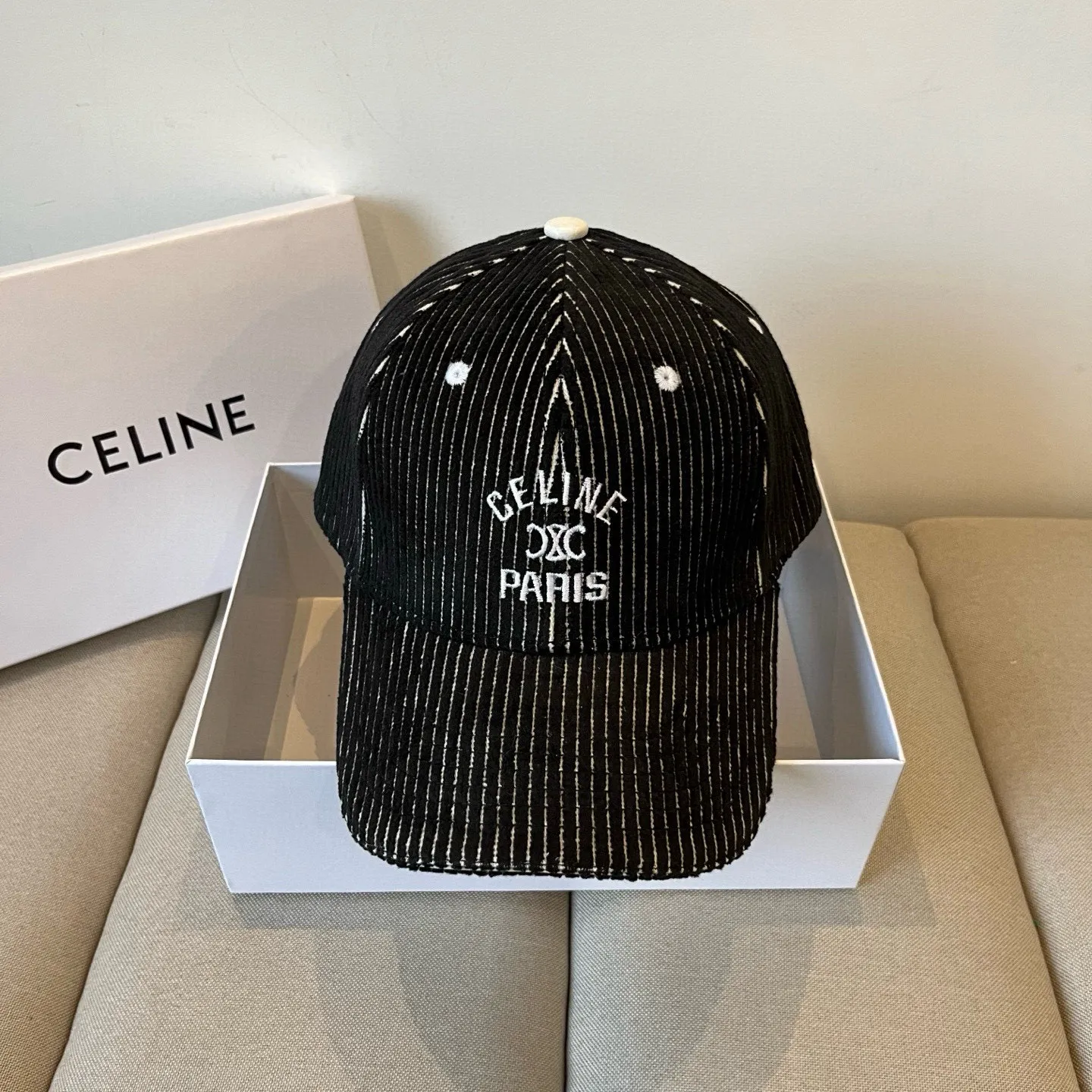 P80 [CELINE Celine] New classic casual and trendy baseball cap🧢Japanese and Korean style, looks great with any combination! A must-have when traveling