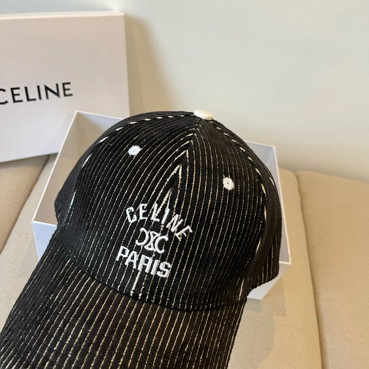P80 [CELINE Celine] New classic casual and trendy baseball cap🧢Japanese and Korean style, looks great with any combination! A must-have when traveling