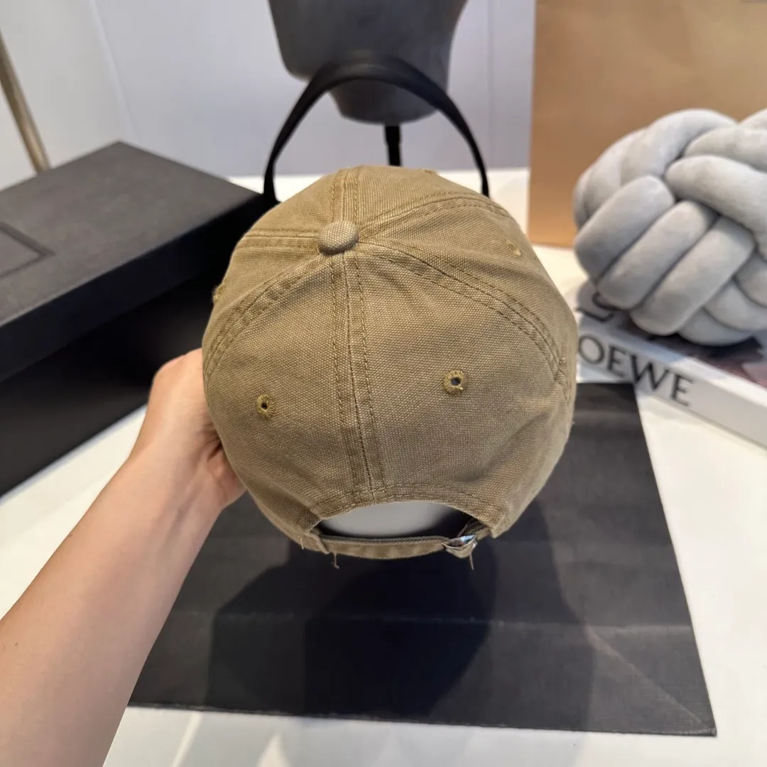 P60 CELINE new classic casual and trendy baseball cap🧢Japanese and Korean style, looks great with any combination! A must-have when traveling