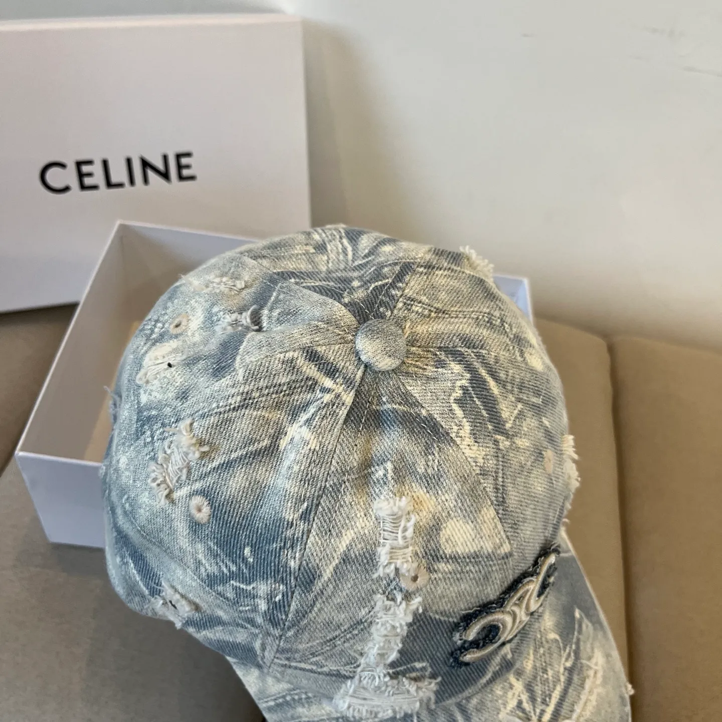 P60 [CELINE Celine] New classic casual and trendy baseball cap🧢Japanese and Korean style, looks great with any combination! A must-have when traveling