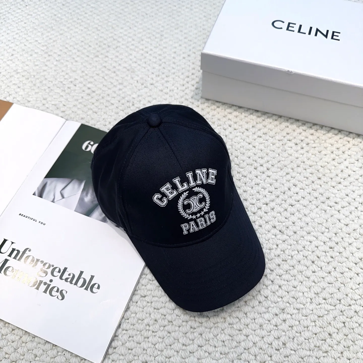 P70 popular CELINE (Celine) latest baseball cap with simple letters, fashionable and high-end workmanship! Every hat is made with care! Extraordinary quality, suitable for both men and women.    Céline's hat has a simple design, high-end color matching, delicate texture, and clean style. It is an iconic item. The letter C is the official icon of CELINE. It is deeply rooted in the brand's historical heritage, and at the same time it exudes modern elegance and a new trend of retro modernity. Simple baseball cap decorated with C logo. Self-attitude, no need to elaborate.