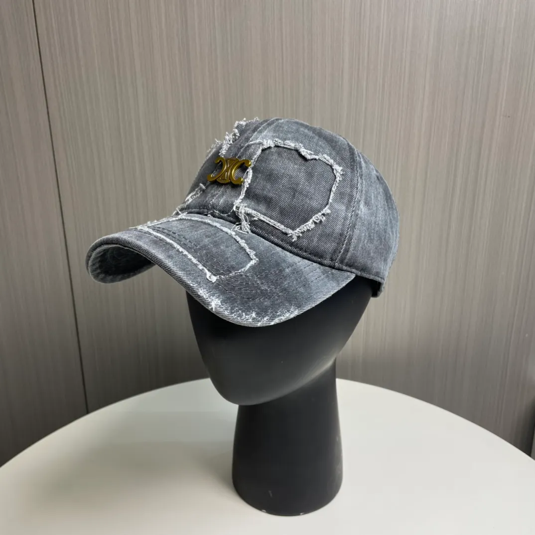 P66💛CELINE 25 Spring Washed Baseball Cap🧢 🔥New Baseball Cap🧢, a must-have when going out, very easy to match, high quality, complete internal standards, hurry up and get it!