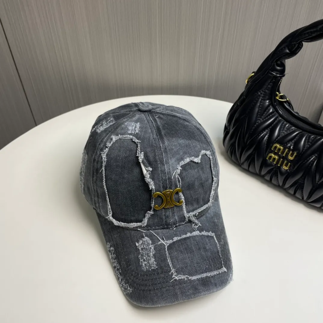 P66💛CELINE 25 Spring Washed Baseball Cap🧢 🔥New Baseball Cap🧢, a must-have when going out, very easy to match, high quality, complete internal standards, hurry up and get it!