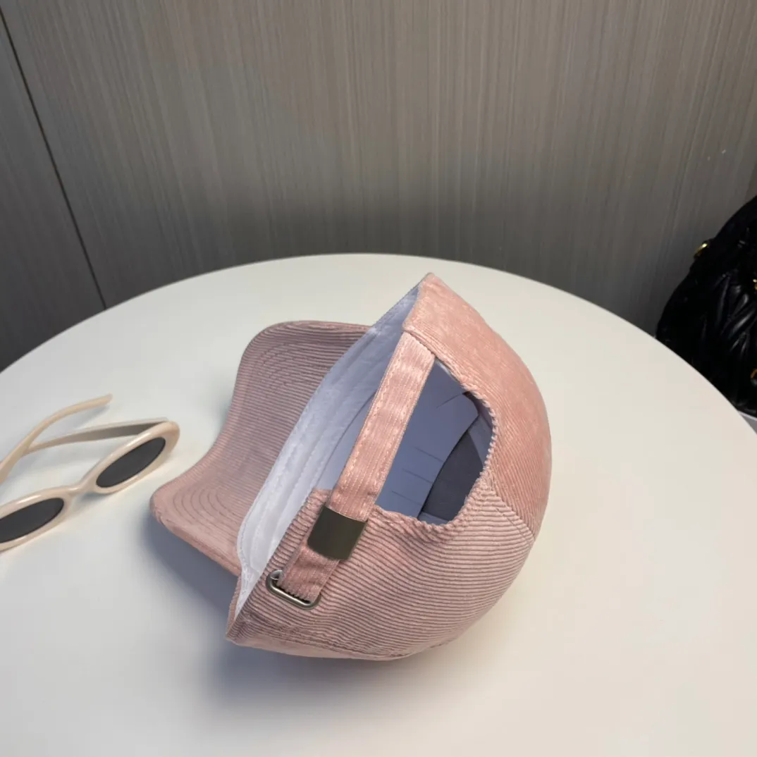 P60 [CELINE Celine] New classic casual and trendy style for autumn and winter. Corduroy simple baseball cap now available🧢Japanese and Korean style, looks great with any combination! A must-have when traveling