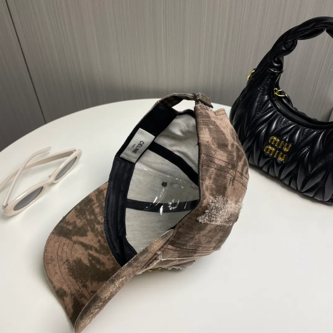 P66💛CELINE 25 Spring Washed Baseball Cap🧢 🔥New Baseball Cap🧢, a must-have when going out, very easy to match, high quality, complete internal standards, hurry up and get it!