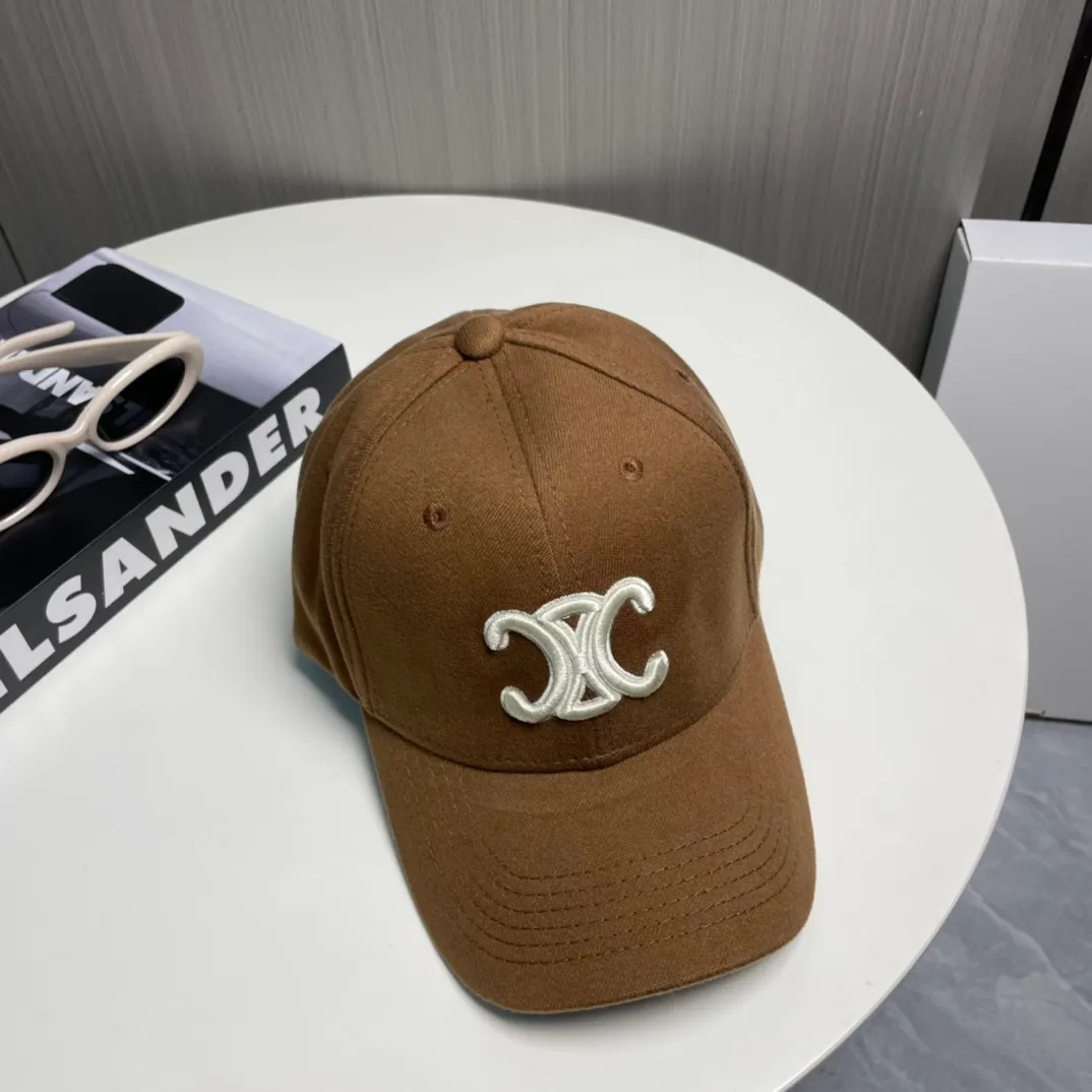 P66 💛 Comes with dust bag [CELINE Celine] new simple baseball cap, new shipment, big brand style is super easy to match, hurry up and get it!