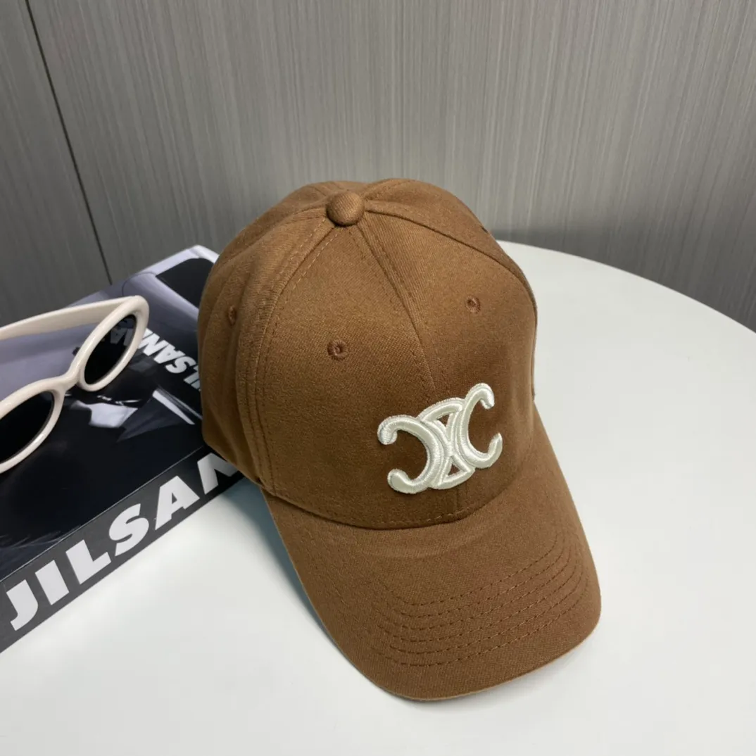 P66 💛 Comes with dust bag [CELINE Celine] new simple baseball cap, new shipment, big brand style is super easy to match, hurry up and get it!