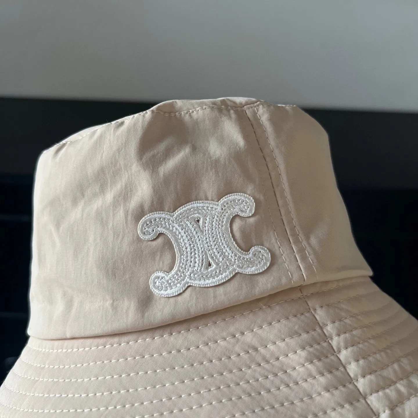 🉐140💛 Comes with dust bag [Celine] 2025 new style simple fisherman hat made of smooth material, unique design ~ versatile for daily use