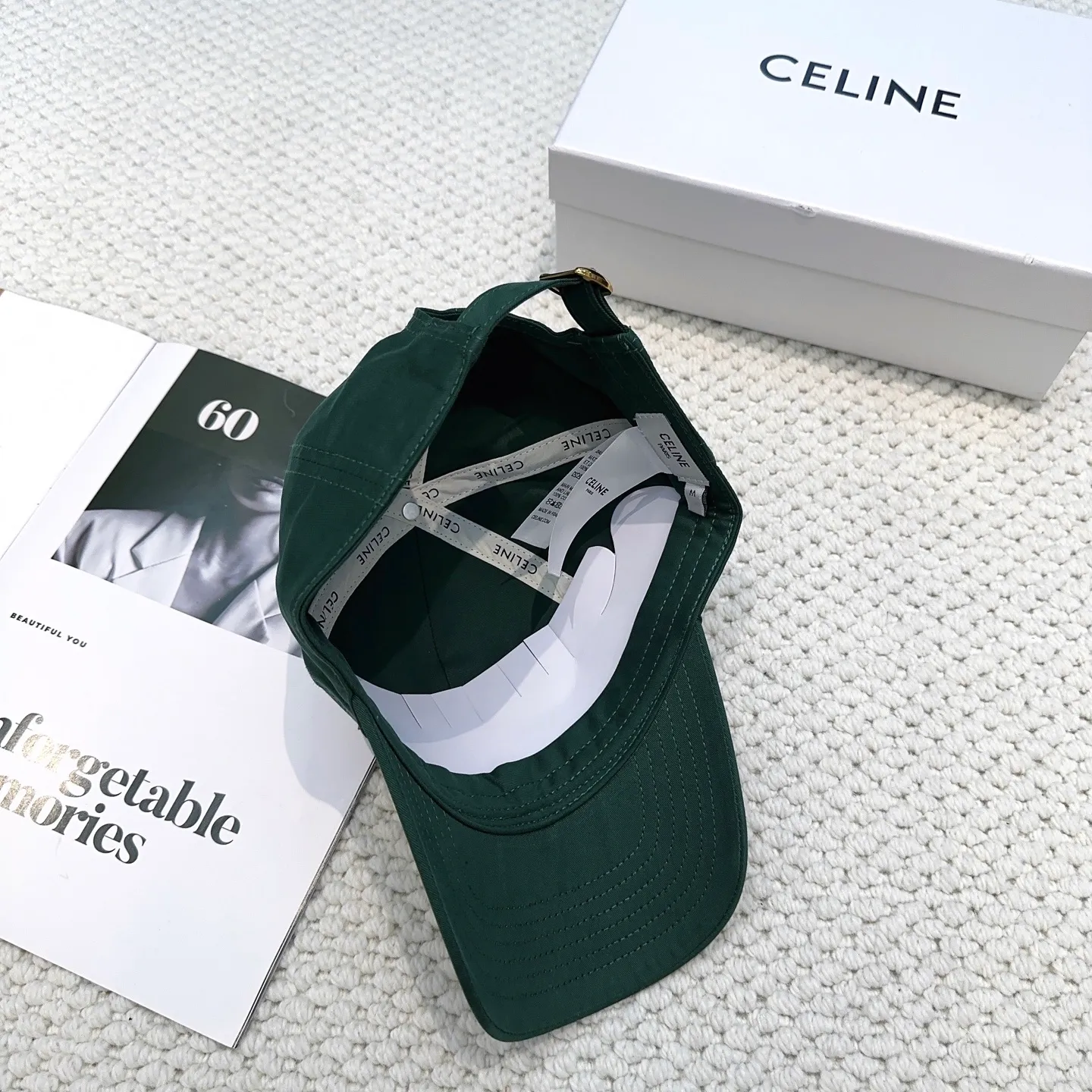 P70 popular CELINE (Celine) latest baseball cap with simple letters, fashionable and high-end workmanship! Every hat is made with care! Extraordinary quality, suitable for both men and women.    Céline's hat has a simple design, high-end color matching, delicate texture, and clean style. It is an iconic item. The letter C is the official icon of CELINE. It is deeply rooted in the brand's historical heritage, and at the same time it exudes modern elegance and a new trend of retro modernity. Simple baseball cap decorated with C logo. Self-attitude, no need to elaborate.