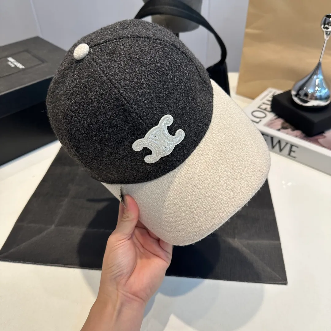 P54 CELINE's new classic casual and trendy baseball cap🧢Japanese and Korean style, looks great with any combination! A must-have when traveling