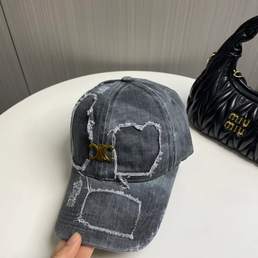 P76💛CELINE 25 Spring Washed Baseball Cap🧢 🔥New Baseball Cap🧢, a must-have when going out on the street, very easy to match, high quality, complete internal standards, get it now!