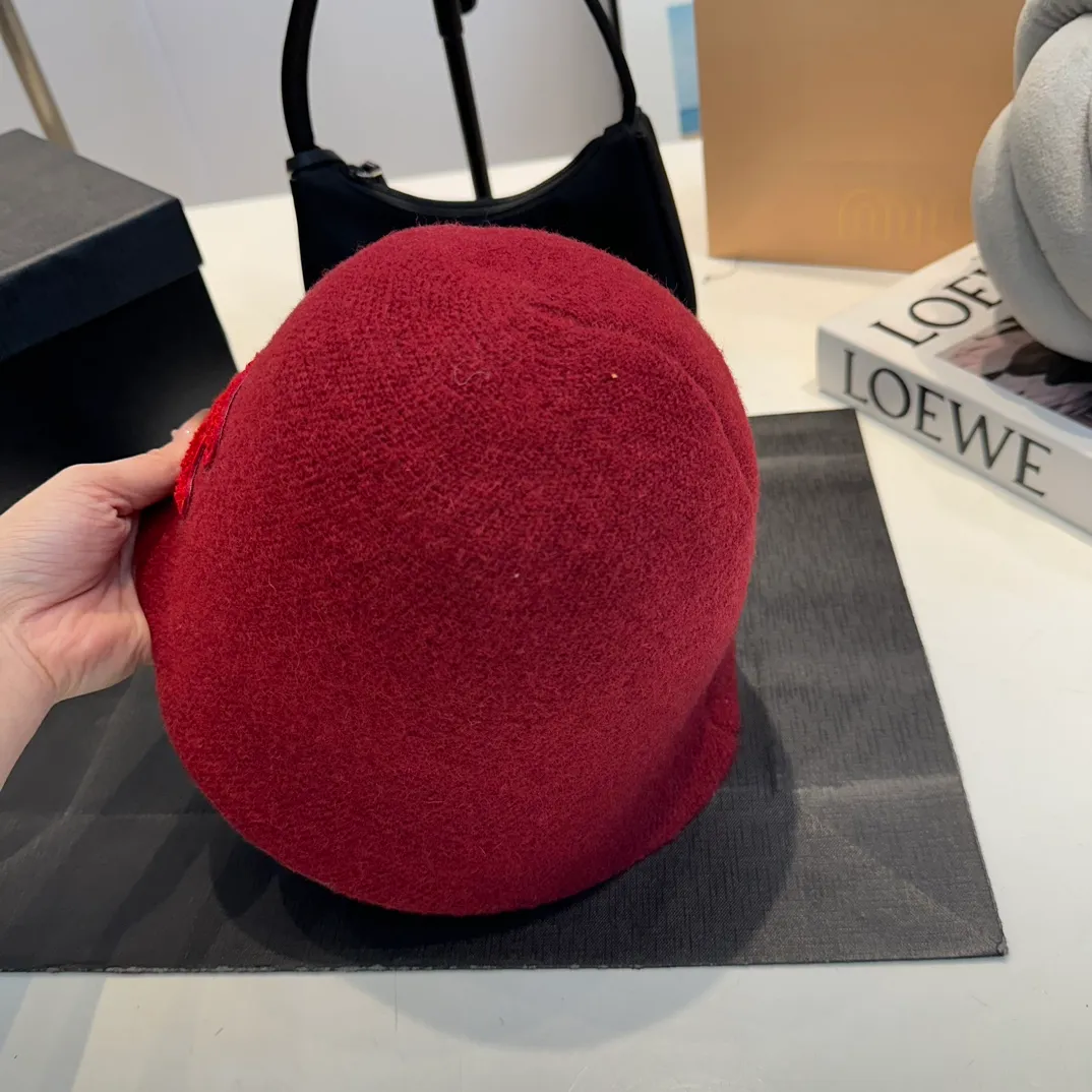 P60 Celine wool bucket hat, knitted clutch hat, head circumference 57cm