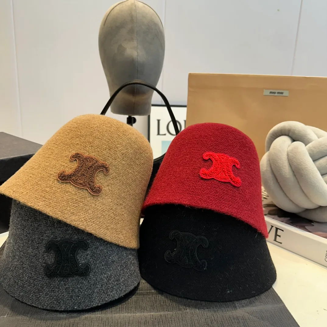 P60 Celine wool bucket hat, knitted clutch hat, head circumference 57cm