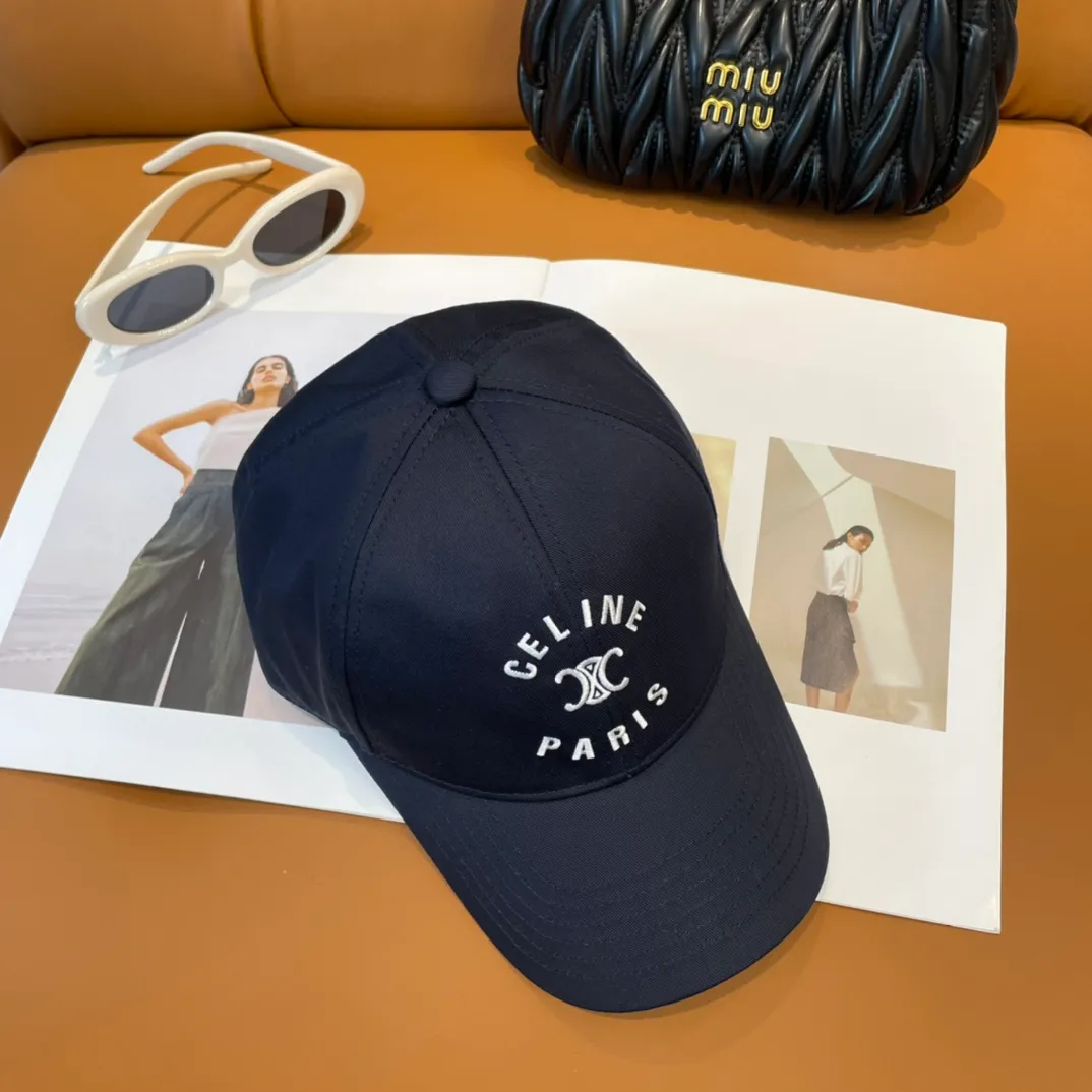 P76 popular CELINE (Celine) official website purchase version. Original 1:1 customized! The latest baseball cap with the same style as the simple letter star, fashionable and high-end workmanship! Every hat is made with care! Extraordinary quality, suitable for both men and women.    Céline's hat has a simple design, high-end color matching, delicate texture, and clean style. It is an iconic item. The letter C is the official icon of CELINE. It is deeply rooted in the brand's historical heritage, and at the same time it exudes modern elegance and a new trend of retro modernity. Simple baseball cap decorated with C logo. Self-attitude, no need to elaborate.