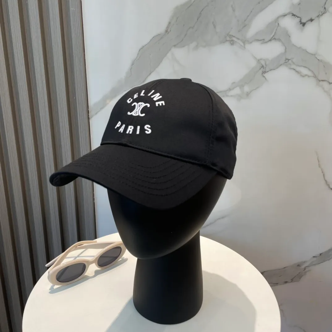 P66 popular CELINE (Celine) official website purchase version. Original 1:1 customized! The latest baseball cap with the same style as the simple letter star, fashionable and high-end workmanship! Every hat is made with care! Extraordinary quality, suitable for both men and women.    Céline's hat has a simple design, high-end color matching, delicate texture, and clean style. It is an iconic item. The letter C is the official icon of CELINE. It is deeply rooted in the brand's historical heritage, and at the same time it exudes modern elegance and a new trend of retro modernity. Simple baseball cap decorated with C logo. Self-attitude, no need to elaborate.